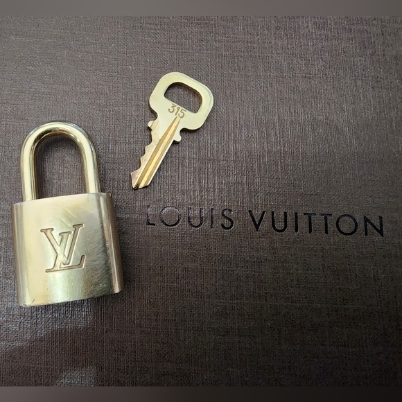 Louis Vuitton Lock & Key #315 - Picture 3 of 5